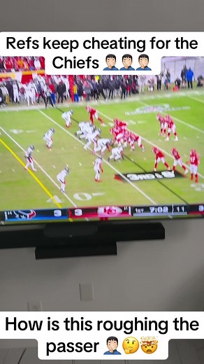 Refs keep cheating for the Chiefs 🤦🏻‍♂️🤦🏻‍♂️🤦🏻‍♂️ #NFL #nfltiktok #fy #chiefs #kansascitychiefs #chiefskingdom #patrickmahomes #football #nflfootball #fyp #foryoupage #footballtiktok #footballedit #nfledits #nflhighlights @Chiefs