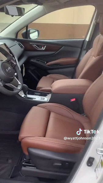 This color combo though!!!! 😍Crystal White Pearl with Java Brown Leat...