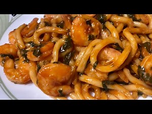 15-minute Garlic Shrimp Udon Noodles