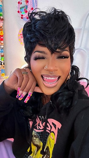 Gabrielle on Instagram: "My playlist is in my bio if you wanna listennnn 🎧🎶 (put it on shuffle or sort it by newest to oldest)"