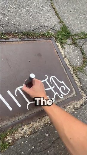 This Pen Draws PURE MIRROR… Molotow Liquid Chrome Marker