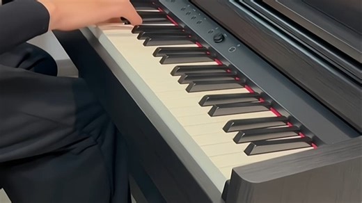 罗兰LX705电钢琴：新手入门至高手进阶的完美音乐伙伴