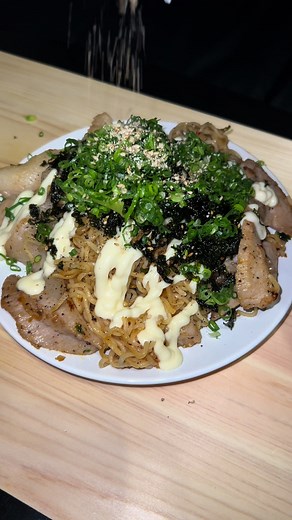 クソ美味しいネギ塩焼きそば豚トロの作り方