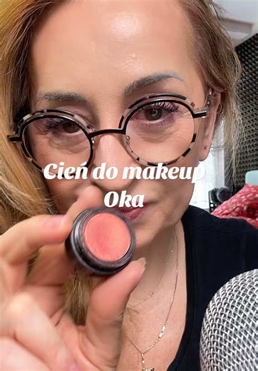 Makeup Techniques with ASMR for Eye Shadows