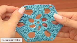 How to crochet a dishcloth step by step with me !!!! Crocheted dishcloth are easy to make, and so useful! Make dishclothes using cotton yarn or worsted yarn to ensure that they will absorb any fluid that gets on them. | Crochet Elenarugalstudio
