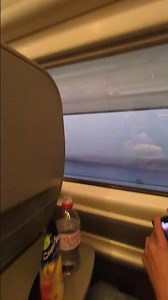 A British high speed train from London to Manchester イギリスのロンドンからマンチェスターまでの新幹線。
