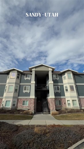 Jakie Pizana on Instagram: "🏡✨ SELLER FINANCE — CONDO FOR SALE | COMFORT, STYLE, AND LOCATION ALL IN ONE ✨🏡 Discover this beautiful condominium featuring: 🛏️ 3 bedrooms, including a spacious primary suite 🍽️ Large kitchen perfect for cooking and gathering 🛋️ Bright living room with an illuminated dining area filled with natural light 🛁 2 bathrooms, including one generously sized for extra comfort 🧺 Dedicated laundry area for everyday convenience 📍 116 E Resaca Dr F2, Sandy, Utah — locate