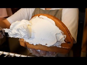 waffle with milk cream / 우유 생크림 와플 / korean street food