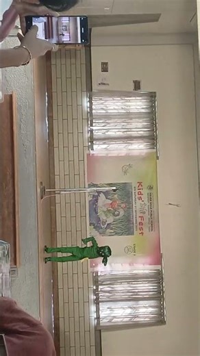 Fancy dress the green alien