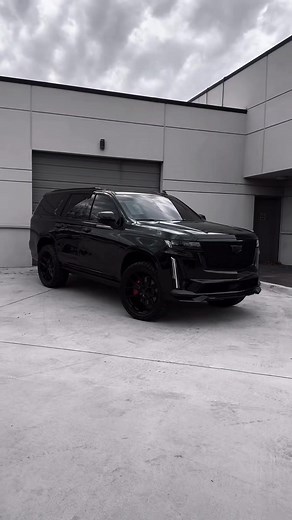 Cadillac XT7: A Look at Aliena Moore