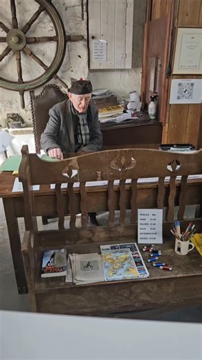 7.3K views · 2.9K reactions | How about a wee sing song on a Saturday...