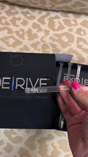 DEIRIVE HAIR SUPPORT SYSTEM with Aquafirme xS✨ The first-ever stem cell-based hair restoration system. Relaxing and painless specifically formulated to fortify the scalp for fuller, thicker hair. 💇🏻‍♀️ Using the Aquafirme xS hand piece helps drive the stem cell therapy deep into the scalp for healthy, vibrant hair! 🙌🏼 . . . #holidayspecials #beauty #derivehairrestoration #derive #hairrestoration #aquafirmexs #healthyhair #scalpcare #healthyscalp #stemcelltherapy #aquafirmefacial