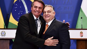 Après sa visite à Poutine, Bolsonaro rencontre Orban en Hongrie
