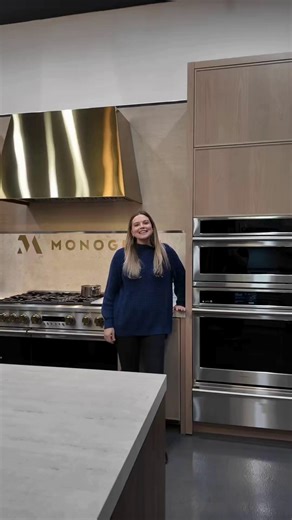 Bold statement or refined simplicity? Monogram offers both. From striking professional-style ranges to sleek minimalist designs, each piece is crafted to elevate your kitchen with beauty, precision, and performance. Which would you choose: Statement or Minimalist? ✨ Comment below and let us know. 👇 #BestHomeAppliances #MonogramAppliances #LuxuryKitchenDesign #StatementStyle #MinimalistDesign #ApplianceExperts #PhoenixDesign #LuxuryLiving | Best Home Appliances