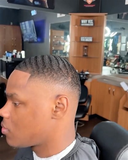 TopWavers®️ on Instagram: "180s, 360s, 540s & 720s Here’s a more detailed breakdown of each wave pattern. Wave patterns can be categorized into distinct types, each with its own unique characteristics. The 180 and 360 wave patterns are the simplest to recognize and often the easiest for many to achieve. The 360 wave pattern, known as the most popular among wavers, forms a complete, circular wave that follows a horizontal shape (—). The 540 wave pattern creates a diagonal slant (/) across the hea