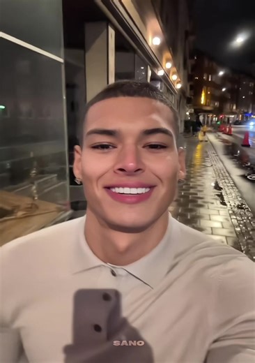 Calculate Your Face Ratios with Facemetrics App