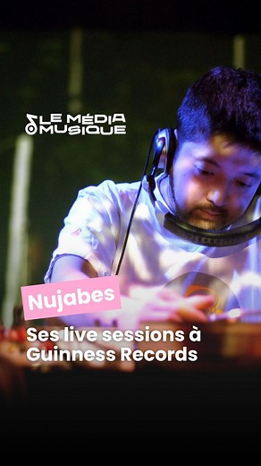 Sur cet extrait, on voit DJ Shota qui mixe luv(sic), un titre emblématique de Nujabes … Entre jazz et beats lo-fi, Nujabes a créé un son à part, entre mélancolie et apaisement. 🌙 Producteur discret, il a influencé toute une génération sans jamais chercher la lumière. Ses disquaires étaient ses temples, et ses vinyles, ses trésors. Son héritage résonne encore, de Samurai Champloo aux playlists d’aujourd’hui... un génie parti trop tôt. #inspiration #musicstory #nujabes #samouraichamploo | Le Médi