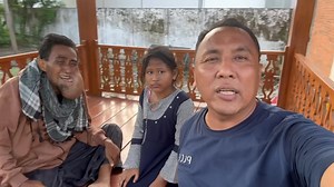 WARGA PASURUAN BERSAMA ANAKNYA DATAG KERUMAH PAK PURNOMK BERHARAP BANTUAN UNTUK BISA BEROBAT KINI SUDAH DIRUMAH SAKIT BATUAN PEMERINTAH MELALUI KEMENTRIAN SOSIAL PEMERINTAH PROVINSI JAWA TIMUR PEMKAB PASURUAN | Purnomo Belajar Baik