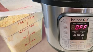 LARGE FAMILY INSTANT POT MACARONI AND CHEESE RECIPE Here's my fast, quick, and in a hurry large family Instant Pot Macaroni and Cheese recipe! That's right, you can make mac and cheese in the Instant Pot - it's super easy. I made this large family dinner while running out the door to our homeschool group picnic! This was enought Mac & Cheese to share with DOZENS of families at the picnic :) Here's the full Instant Pot Mac & Cheese recipe details https://largefamilytable.com/large-family-instant-