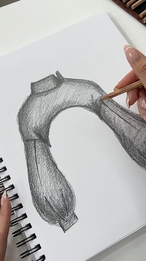 Cassey Ho on Instagram: "I’m gonna be honest: this design is not for everyone. I know a lot of people have come to expect all sorts of problem solving innovation from my @popflex_active designs, which like, yes, sometimes 100% absolutely! But also, sometimes I design things bc it’s cute and it makes me happy. This is one of those designs. There’s just something about a mockneck that just gives regal. Paired with the big blousy sleeves, it’s giving royal, it’s giving drama, it’s basically giving 