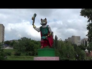 Кот в сапогах приветствует гостей детского парка "Сказка" в г. Сумы под песню "Весёлый ветер"