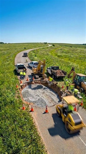 Fixing a Giant Pothole #timelapse #architecture #asphaltpavement #timelapsebuild #construction