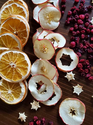 Dehydrating Fruit for Simmer Pots: A Guide