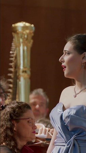 Mariam Suleiman and Anna-Helena MacLachlan, perform “Belle nuit, o nuit d’amour”.