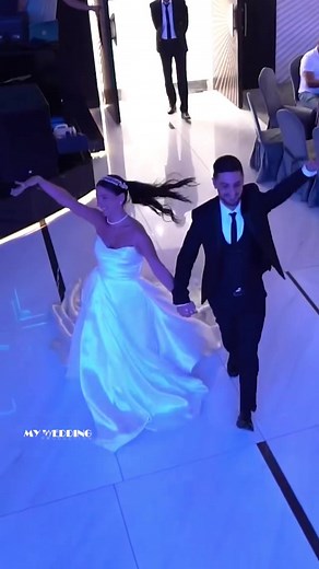 Wedding entrance🔥 #armenianwedding#harsaniq#армянскаясвадьба#wedding#свадьба#wedding2022#wedding2023#luxurywedding#шикарнаясвадьба#армения#hayastan#невеста#weddingday#армянскаясвадьба#harsipar#armenia#erevan#photographer#танецневесты#weddingarmenia#weddingdress #armwedding #2023