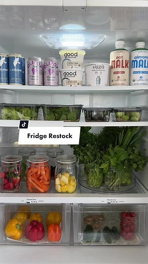 #HowTo store your produce so they last for a longer period of time! #reducefoodwaste #eatyourvegetables #fridgerestock #dietitian #nutrition #producehacks #sustainability #healthyliving #healthyeating