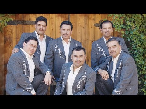 Actos De Un Tonto - Conjunto Primavera (Concert Hall Letra)