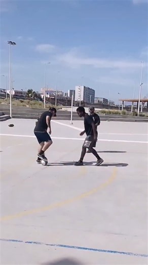 SIGUEME Y TE ENSEÑO ⚽️🔥 #parati #football #futebol #futbol #soccer #skills #futsal #433 #sigueme #futbolcallejero #reels | Maicol Peters