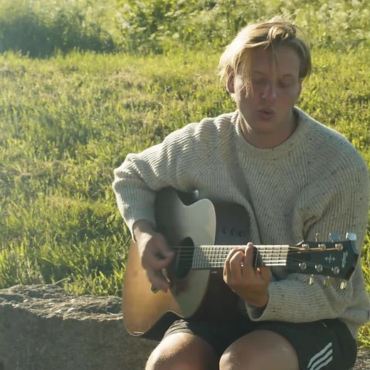 Green Green Grass, Blue Blue Sky! This song is a celebration of life and it's out now, sing it loud 💚 | George Ezra