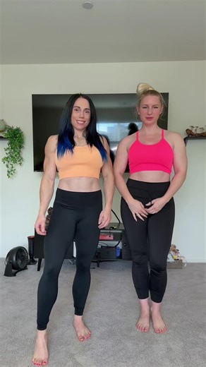 Flex first, bump later 😏🔥 #flex #musclegirl #fitgirls #posing #fypツ @VanessaArizona