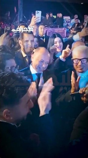 No one can sing it like you.. Amr Diab asks Mohamed Fouad to sing "Al Hob El Haqiqi" at the weddi...