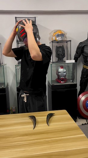 The Infinity Ultron helmet has just been finished. Here is how to put it on and how to take it off. #whatif #infinityultron #marvelcosplay #cosplayhelmet #propmaker | Cosplay Armor Suits