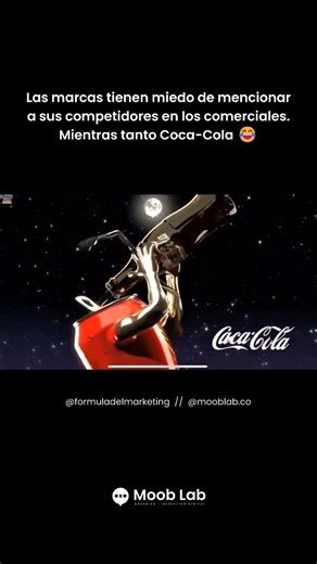 Fórmula de Marketing on Instagram: "⚔️ ¿Coca-Cola o Pepsi? Una batalla épica de Marketing 🥊 Este video no es un comercial oficial, ¡pero es una obra maestra de Brand Storytelling! Nos enseña cómo convertir un refresco en un auténtico guerrero. 🧵👇🏼 1️⃣ El producto como "Héroe" 🦸‍♂️ Aquí la botella no es solo plástico y líquido; tiene personalidad. Al ponerle su banda en la "cabeza", se humaniza y se vuelve un guerrero con valores. 👉🏼 Lección: No vendas una mercancía, vende una entidad con 