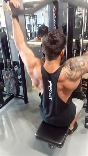 Faça, cansou? faça mais, doeu?! não desista e sempre persista!! . . . . . . . #treino #bodybuilder #foryou #tiktok #gym