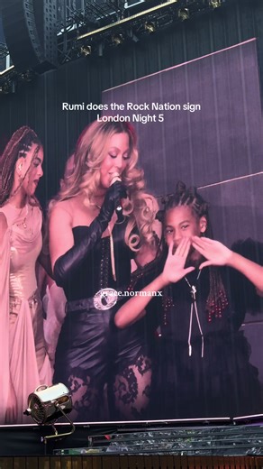 Rumi Makes Rock Nation Sign at Beyoncé's Concert
