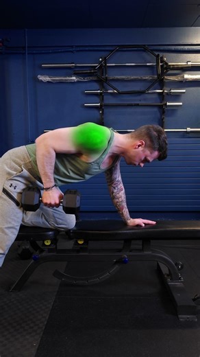 How to Feel Your Back Muscles Actually Working on Rows #backworkout #dumbbell #cues