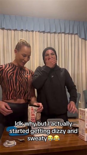 So who wants the oat recipe? #fyp #overnightoats #Shorts #tinarahimii_