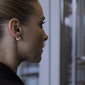 The day Linda left a pay stub by the copy machine, I realized my two brothers were taking home nearly double even though they were often late to meetings; I brought the numbers into HR, and my father only tapped his fingers on the desk and started talking about “men” and “expenses”; I set my badge down and walked out into the cold-wind parking lot—and that night, an email with a strange subject line kept me up till dawn. I sat still in my car, my hand still carrying the plastic imprint from the 