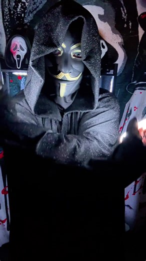 Transforming Into Ghostface: A Creepy Cosplay Journey