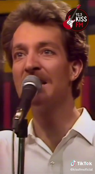 Fred Schneider do B-52's: Celebrando 71 Anos!