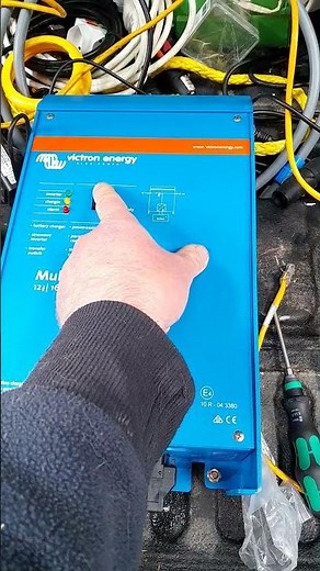 Victron MultiPlus Compact flashes yellow after failed firmware update - use captions/see description