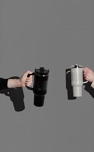 973K views · 26 reactions |  Lançamento Stanley do ano: Quencher Protour  Com o novo Quencher Protour Stanley, você tem hidratação constante e zero vazamentos, perfeito para hidratar a sua melhor versão Seja na academia, na trilha ou no dia a dia corrido, ela entrega segurança, estilo e praticidade.  Tecnologia anti-vazamento  Ideal pra esportes e rotina ativa  Frete grátis + 12x sem juros Acesse o site e compre já | Stanley Brasil | Facebook