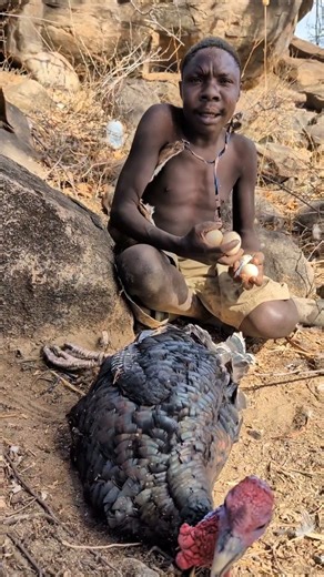 Hadza happy to receive eggs#hadzabetribe #africa #usa #comedy #funny #india #indonesia #brazil