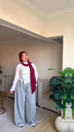 ‎Malak Ahmed | ملك احمد‎ on Instagram‎: "Pants : @ayastore7794 ❤️ ماتريل ✅ شكل ✅ تقفيل ✅ تحفه♥️♥️♥️♥️♥️♥️♥️"‎