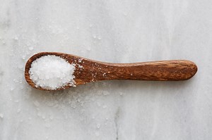 A DIY Salt Scrub Could Be The Answer To Your Dandruff Problem