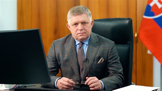 STANOVISKO PREDSEDU VLÁDY SR 🇸🇰 Splnil som to, čo som vyhlásil v sobotu: „Ak v pondelok nebudú obnovené dodávky ropy na Slovensko, požiadam SEPS, štátnu akciovú spoločnosť o zastavenie núdzových dodávok elektriny na Ukrajinu. Len za január 2026 bolo týchto havarijných dodávok potrebných na stabilizovanie ukrajinskej energetickej siete dvakrát viac ako za celý rok 2025.“ | Robert Fico